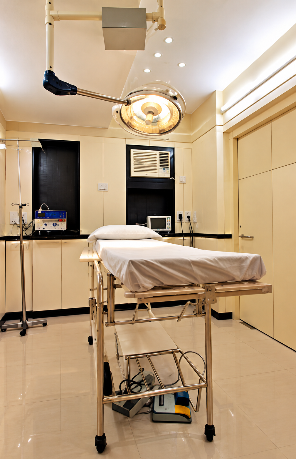 Minor, endoscopic, day care and labour operation theatre